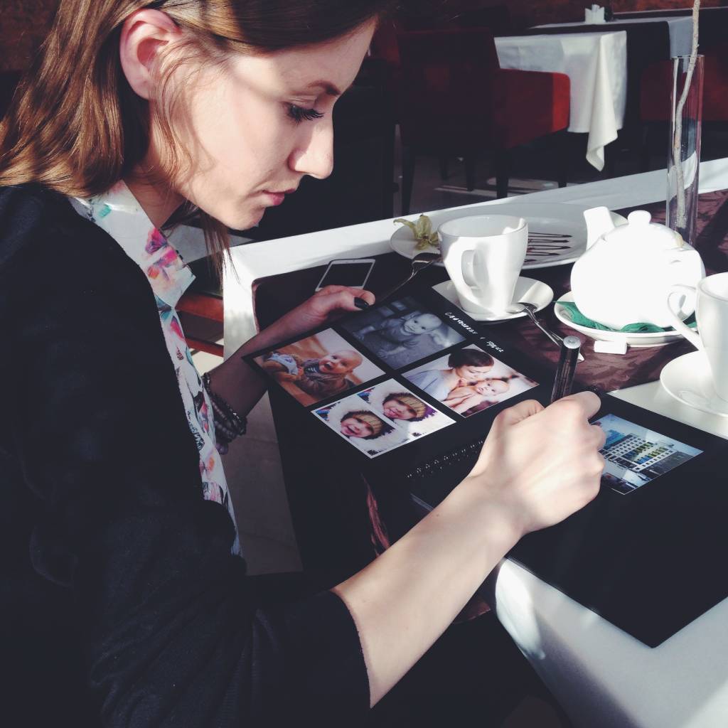 Чёрный красивый альбом для квадратных фотографий