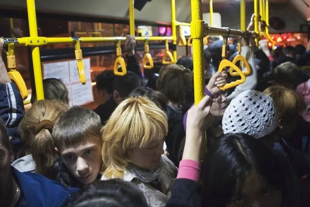 Общественный транспорт – пример неорганизованной толпы
