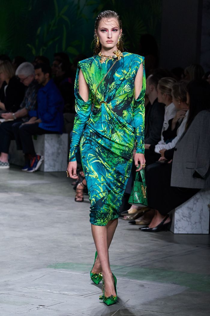 Модные принты платьев 2020. Коллекция Versace